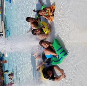 Meet your Posher, Leonida